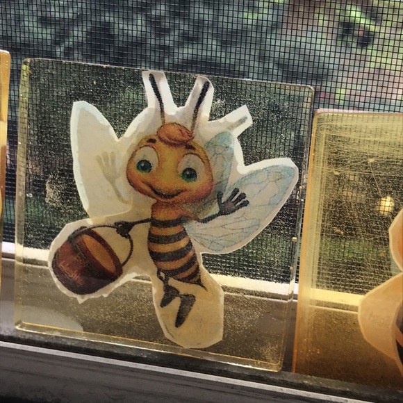 Just “Bee” coasters and holder - Picture 6 of 8